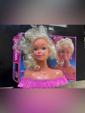 Vintage Make me pretty Barbie 1991